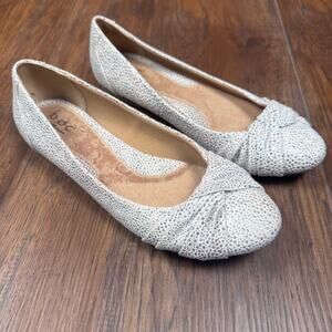 BOC Born Concepts size 7.5 flats round toe neutral dots abstract animal print